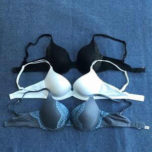 3 Victoria’s Secret 32D Bras